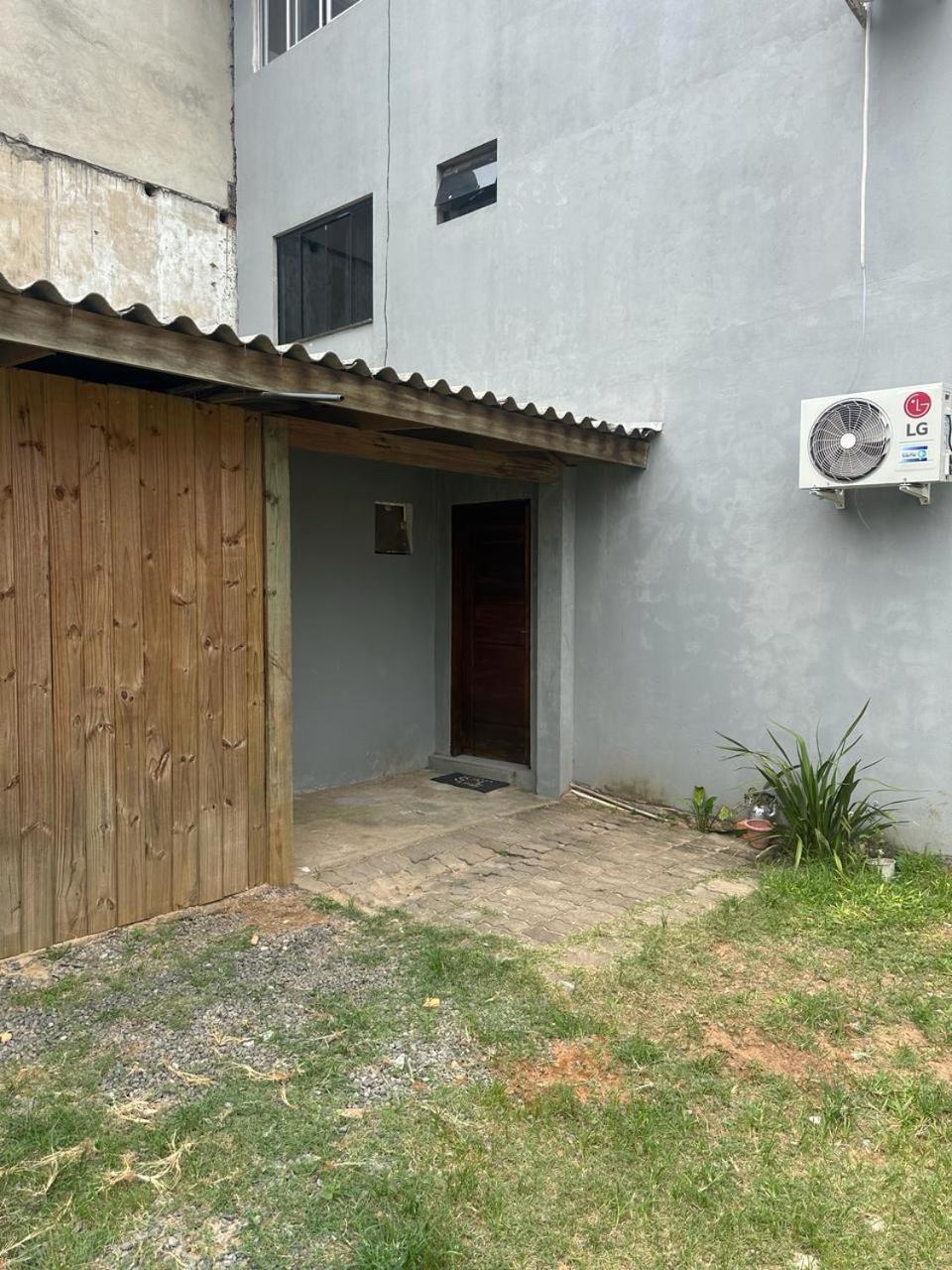 Sobrado Com Terraco E Area De Churrasqueira. Torres Extérieur photo
